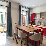 Alma De 2br With Art History & Comfort In The Heart Of The 아파트