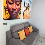 Alma De 2br With Art History & Comfort In The Heart Of The 아파트 *