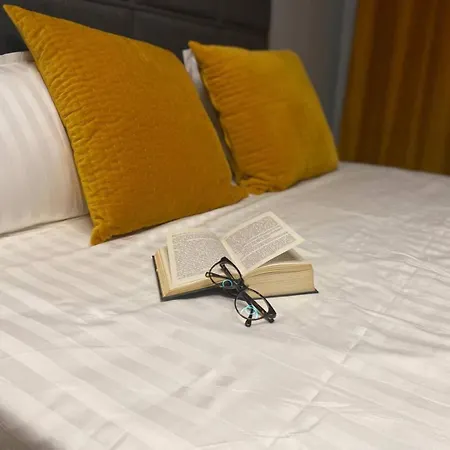 Alma De 2br With Art History & Comfort In The Heart Of The Апартаменты Малага