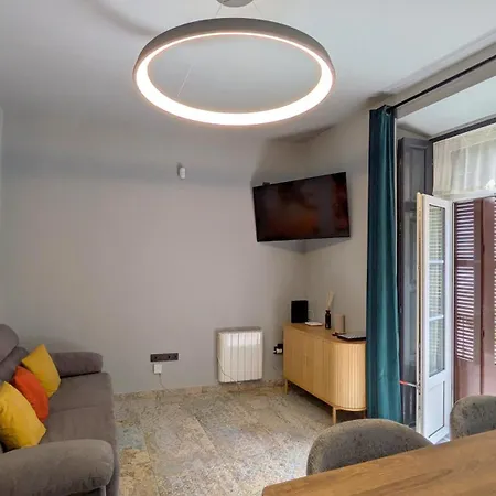 Апартаменты Alma De 2br With Art History & Comfort In The Heart Of The Малага
