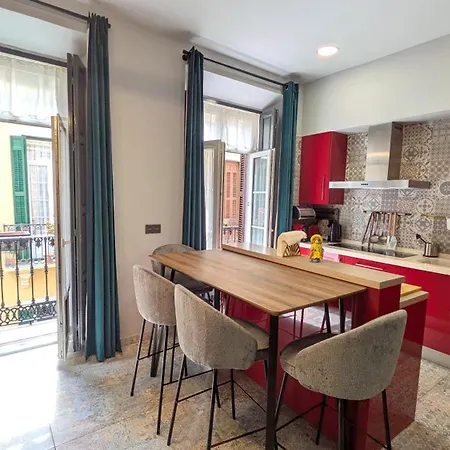 Alma De 2br With Art History & Comfort In The Heart Of The アパート